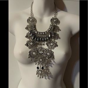 Brand new statement necklace must see